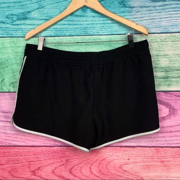 🖤BANANA REPUBLIC black and white sporty classy shorts - Picture 7 of 10